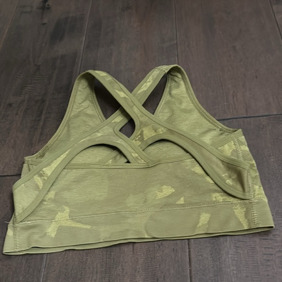 Gymshark padded bra - Picture 15 of 16